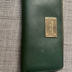 Hunter Green Michael Kors wallet